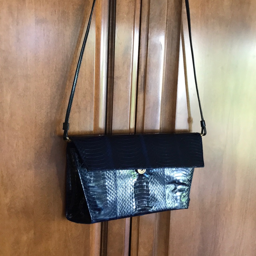 JACQUELINE FERRAR NAVY REPTILE BAG EXCELLENT CONDITION!